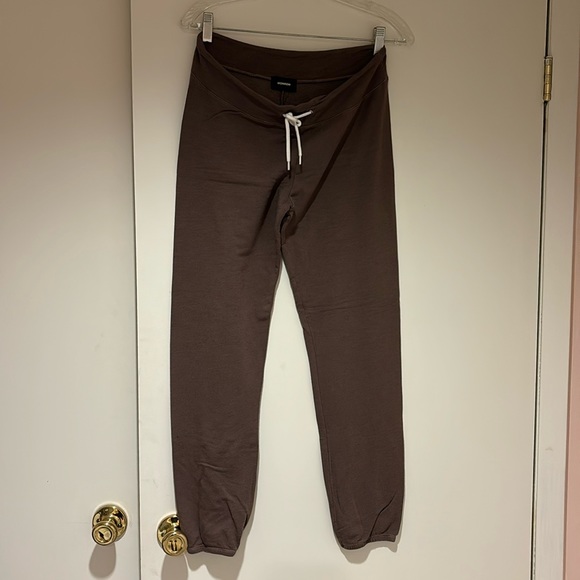 Monrow Joggers - Picture 1 of 4